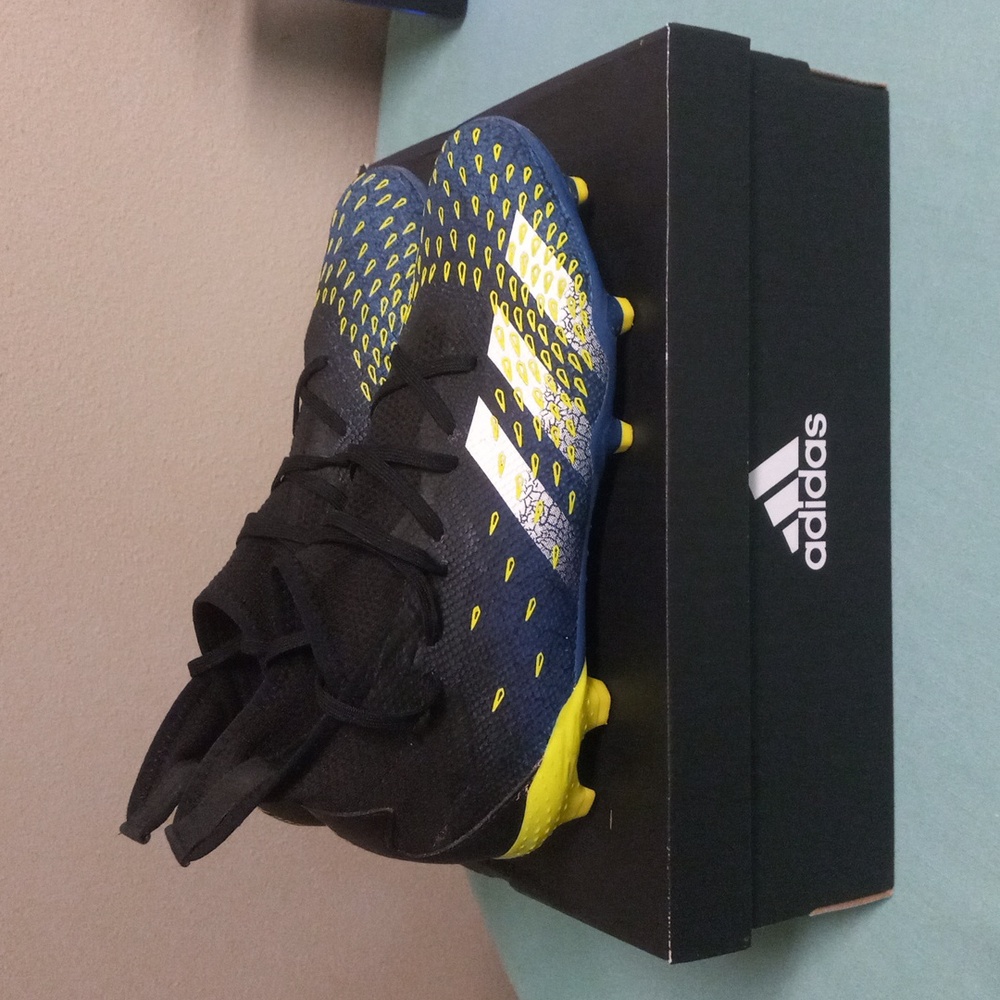 Adidas Predator Freak soccer cleats